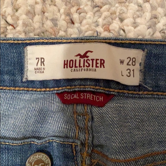 Used Hollister ripped jeans size 7R - Picture 3 of 4